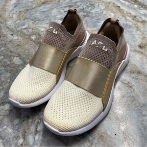 APL TechLoom Bliss Knit Running Shoe Women’s 7
